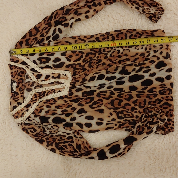 Bebe cheetah print top size small - Picture 5 of 8